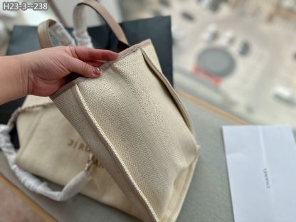 CC DEAUVILLE MEDIUM CANVAS BEIGE AND BROWN 38CM
