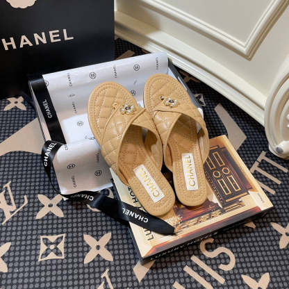 CHL BEIGE QUILTED FLIP FLOP SANDALS