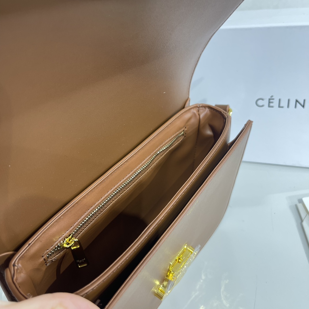 CE TEEN TRIOMPHE BAG IN SHINY CALFSKIN BROWN 18CM