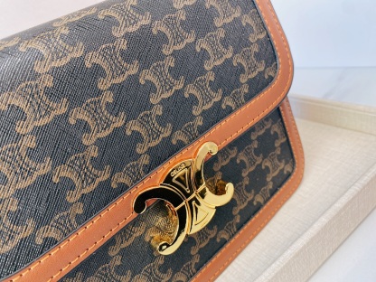 CE CLASSIQUE TRIOMPHE BAG IN TRIOMPHE CANVAS AND CALFSKIN TAN 22CM 191242BZ404LU