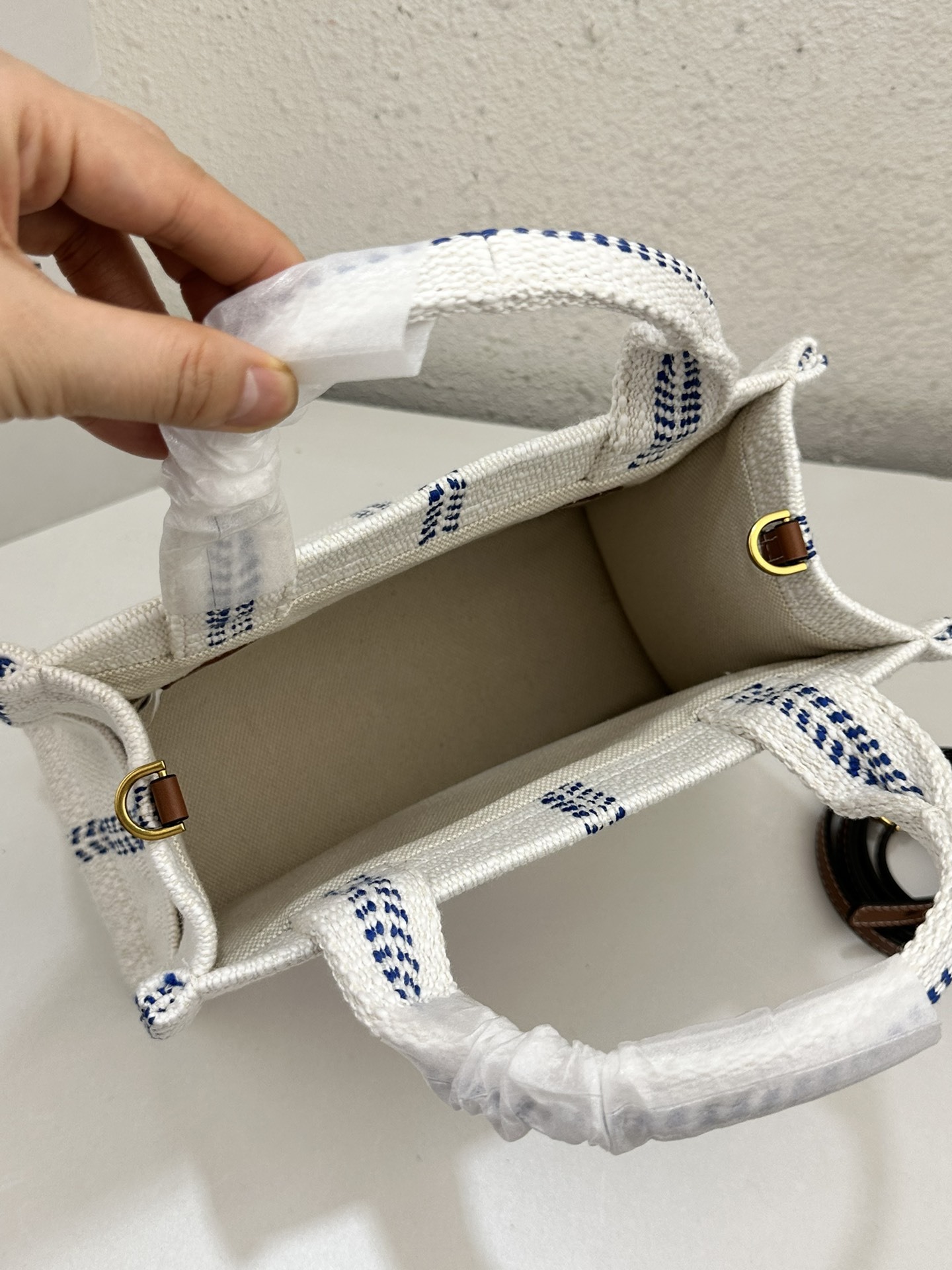 CE SMALL CABAS THAIS IN STRIPED TEXTILE AND CALFSKIN XHITE/BLUE 25CM 199162EYI01BB