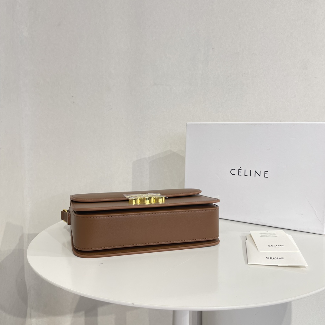 CE TEEN TRIOMPHE BAG IN SHINY CALFSKIN BROWN 18CM