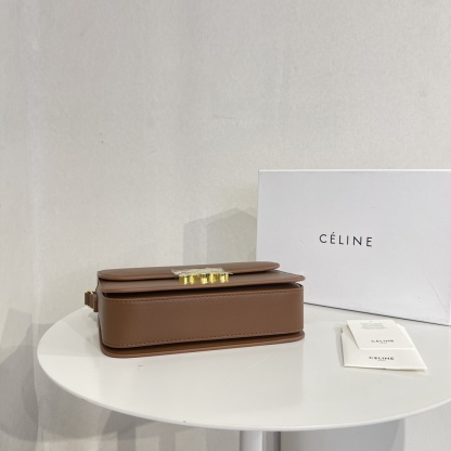 CE TEEN TRIOMPHE BAG IN SHINY CALFSKIN BROWN 18CM