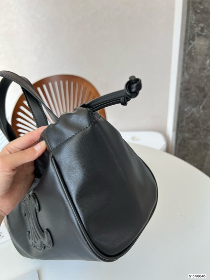 CE SMALL CABAS DRAWSTRING CUIR TRIOMPHE IN SMOOTH CALFSKIN BLACK 24CM 111013DU338NO