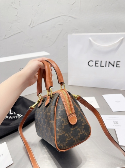 CE SMALL BOSTON IN TRIOMPHE CANVAS AND CALFSKIN TAN 19CM 113772CAS04LU