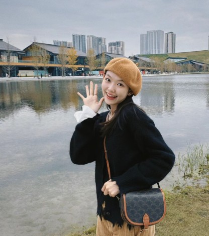 CE MEDIUM FOLCO BAG IN TRIOMPHE CANVAS AND CALFSKIN TAN 19CM 191502BZJ 04LU