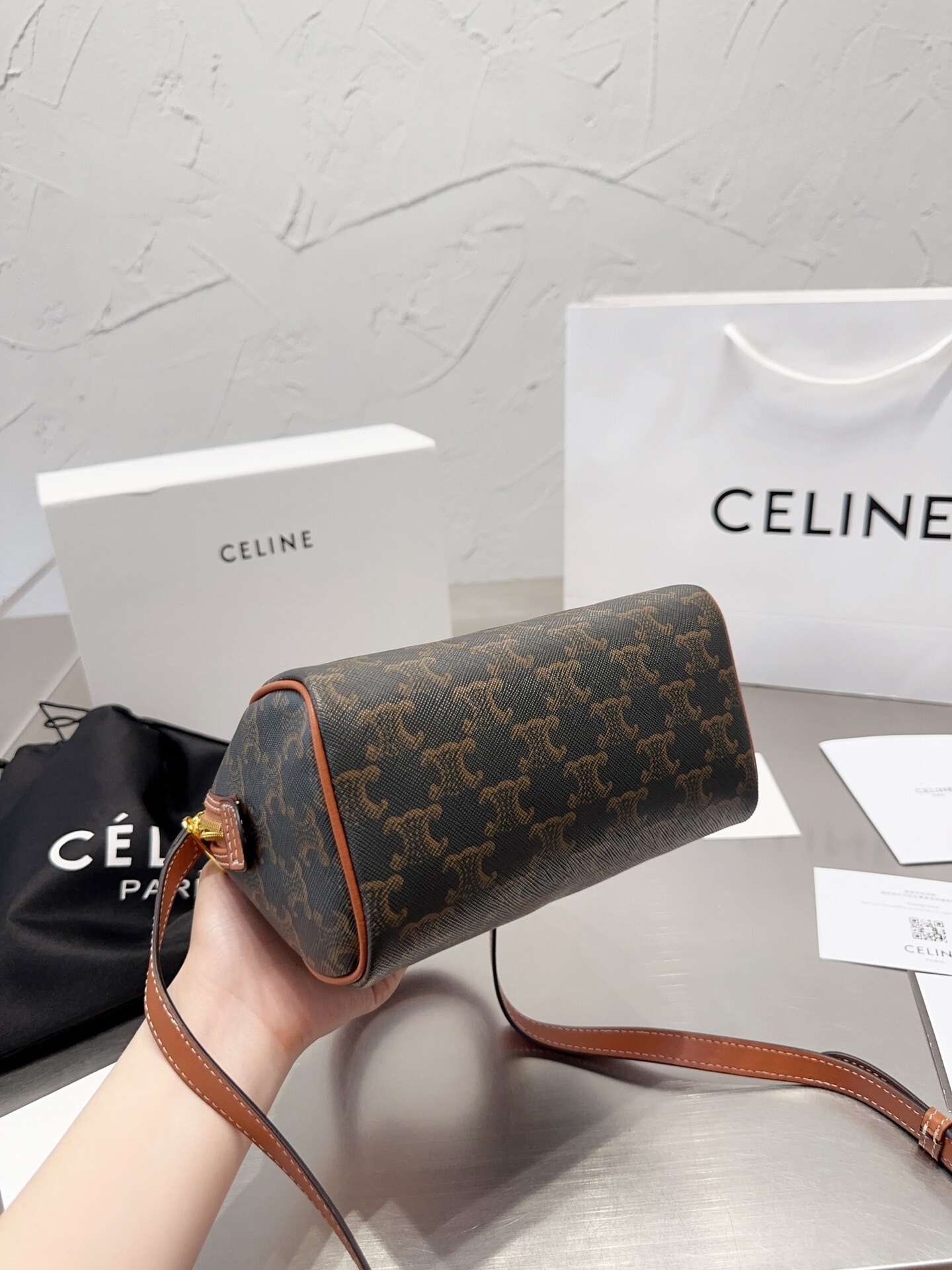 CE SMALL BOSTON IN TRIOMPHE CANVAS AND CALFSKIN TAN 19CM 113772CAS04LU