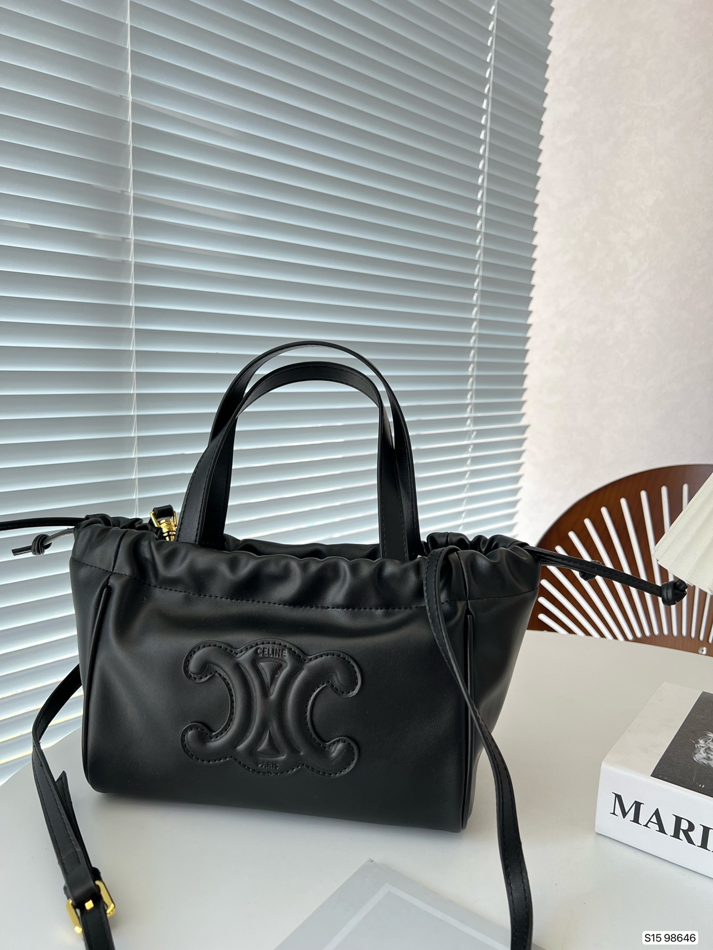 CE SMALL CABAS DRAWSTRING CUIR TRIOMPHE IN SMOOTH CALFSKIN BLACK 24CM 111013DU338NO