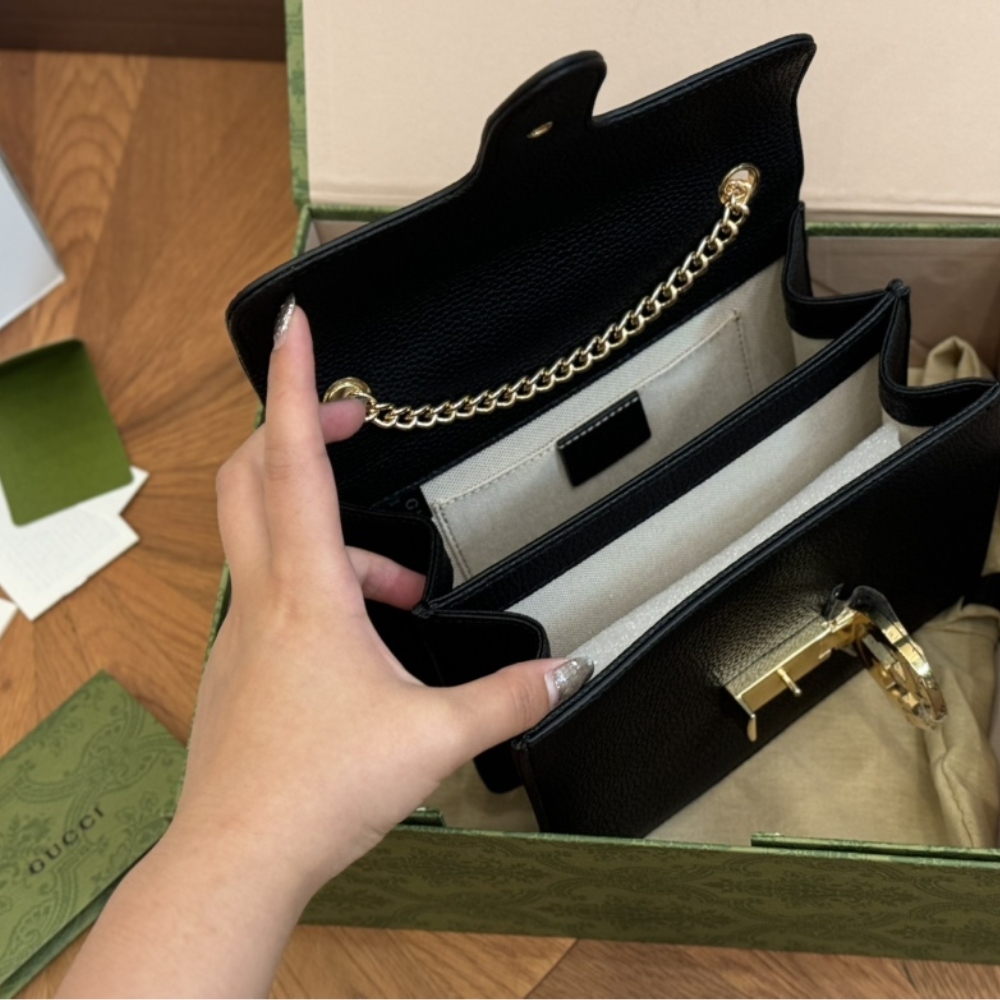 GG INTERLOCKING LEATHER CHAIN CROSSBODY BAG BLACK 20CM