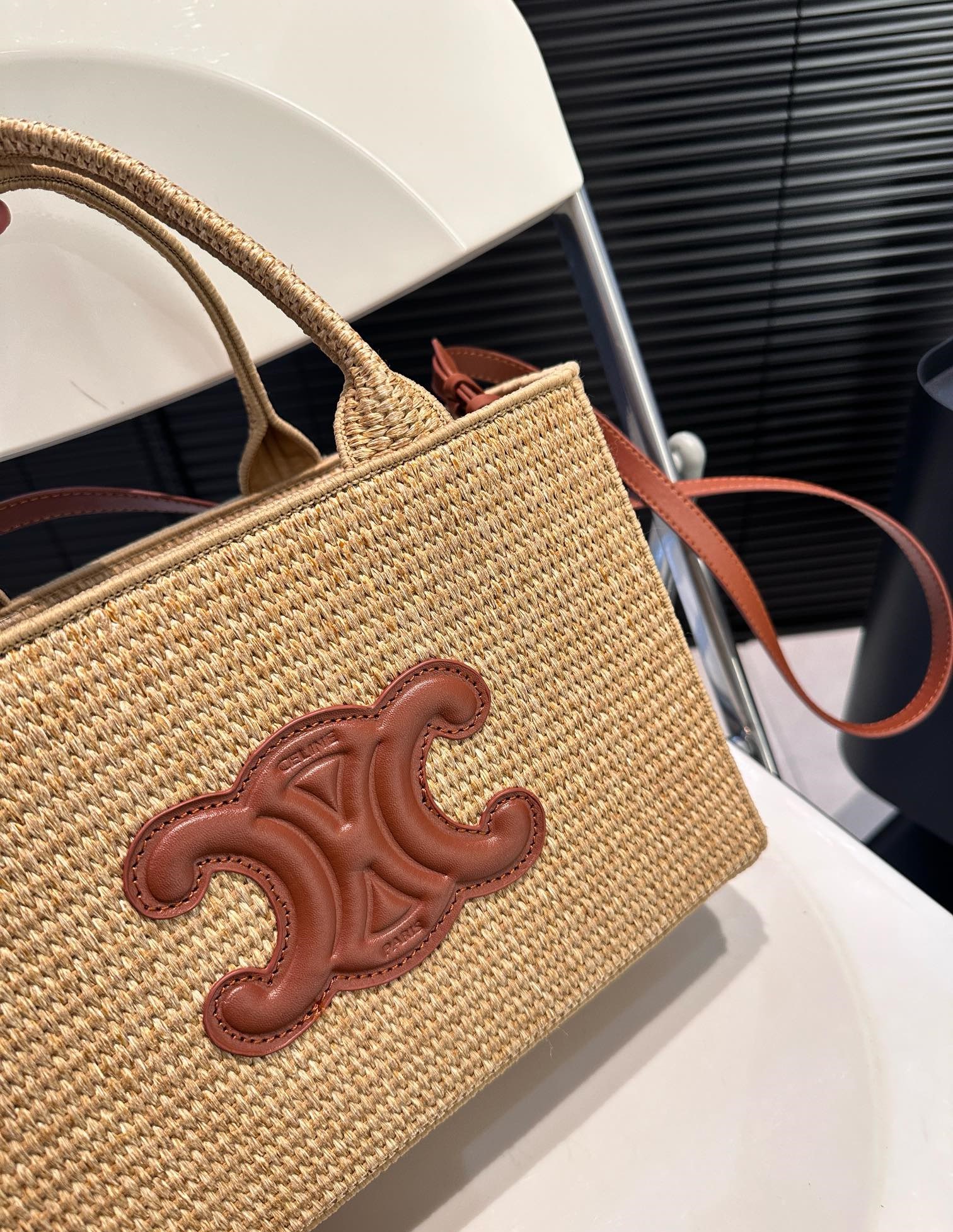 CE SMALL CABAS THAIS IN RAFFIA AND CALFSKIN TAN 27CM 116302FF7 04LU