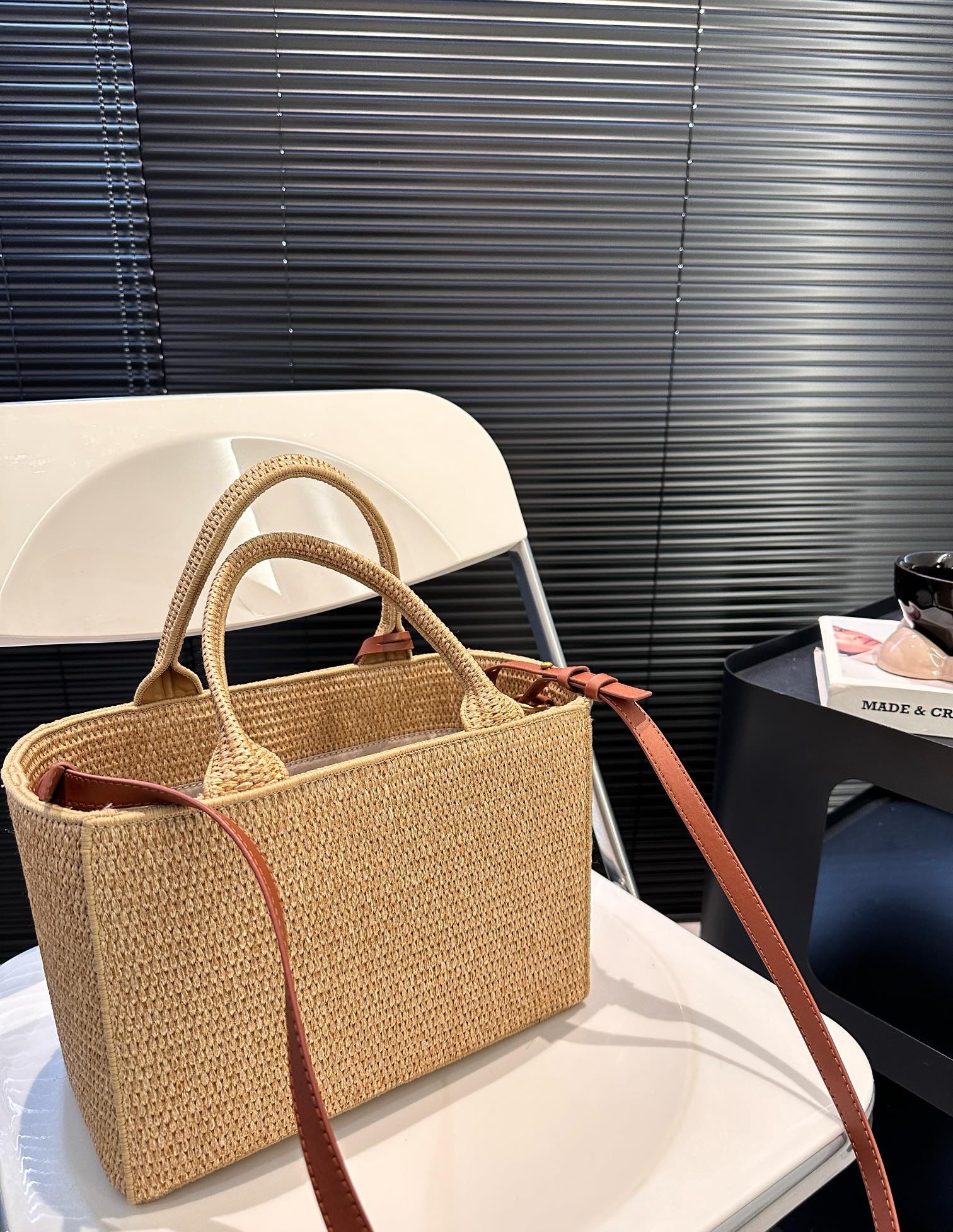 CE SMALL CABAS THAIS IN RAFFIA AND CALFSKIN TAN 27CM 116302FF7 04LU