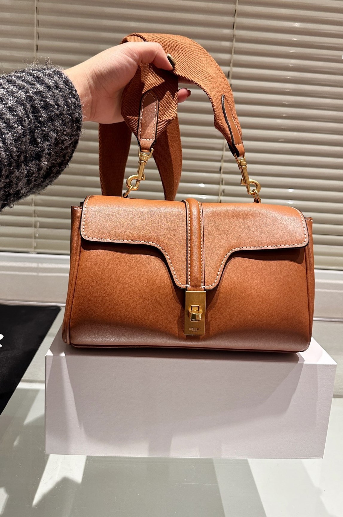 CE TEEN SOFT 16 IN SMOOTH CALFSKIN TAN 24CM 196853CR4 04LU