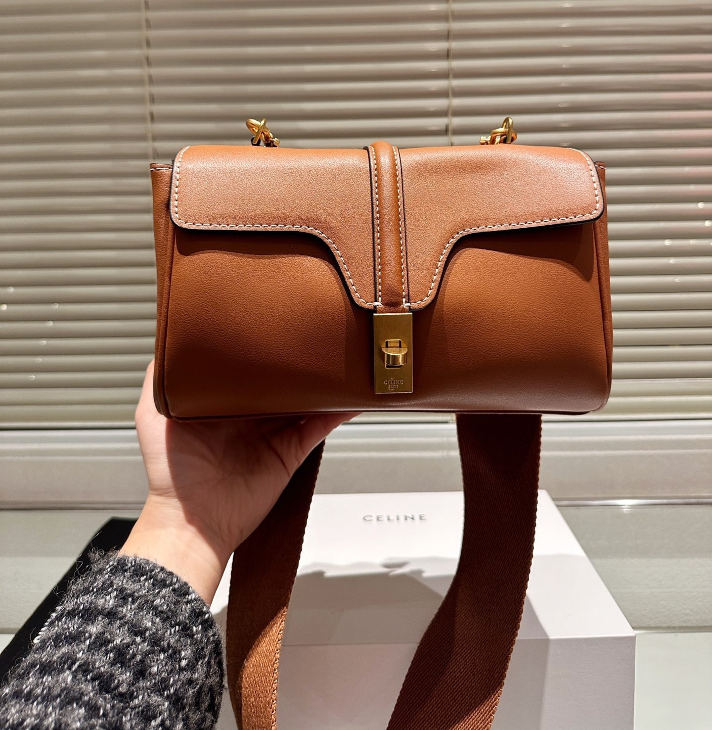 CE TEEN SOFT 16 IN SMOOTH CALFSKIN TAN 24CM 196853CR4 04LU