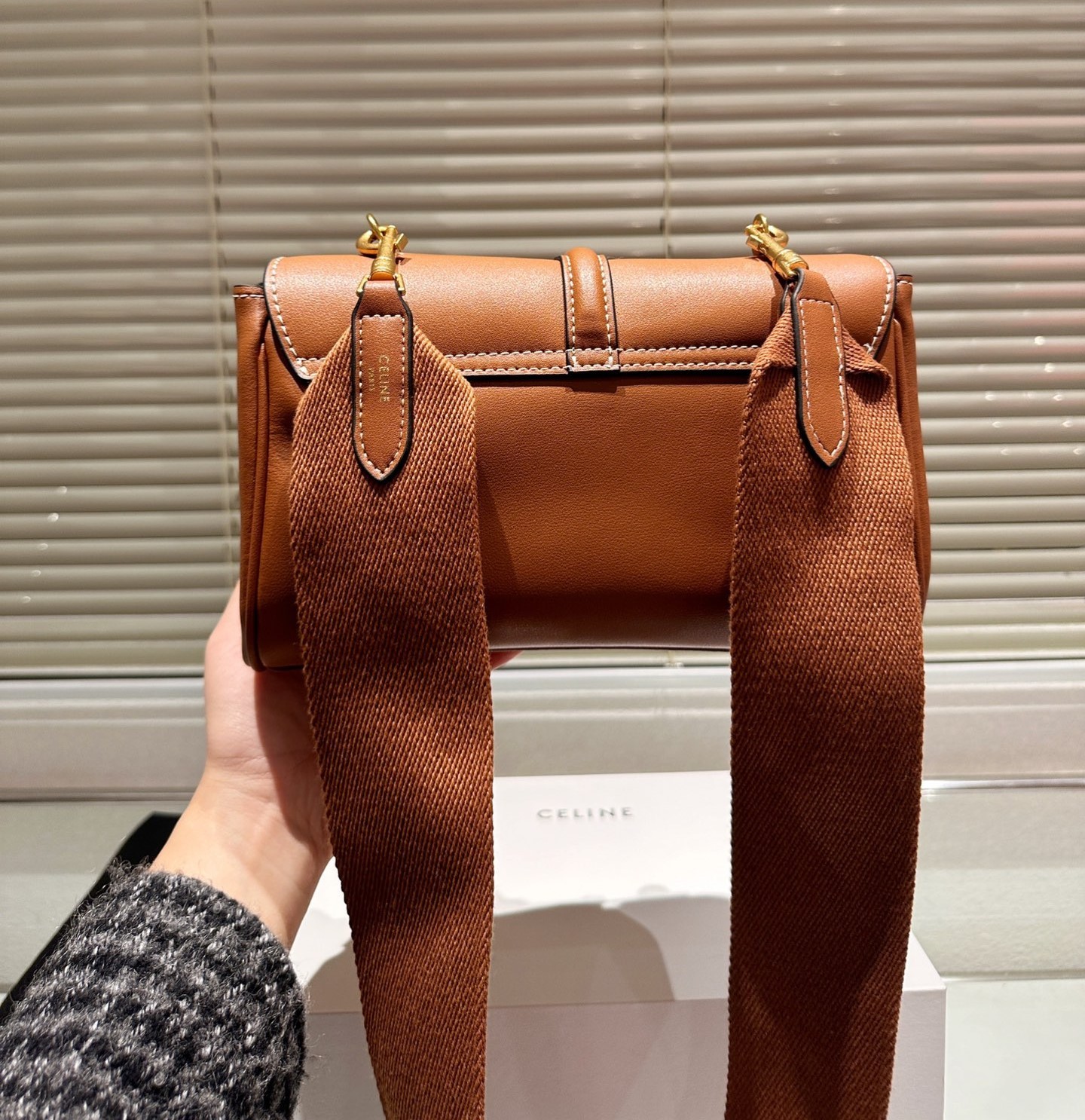 CE TEEN SOFT 16 IN SMOOTH CALFSKIN TAN 24CM 196853CR4 04LU