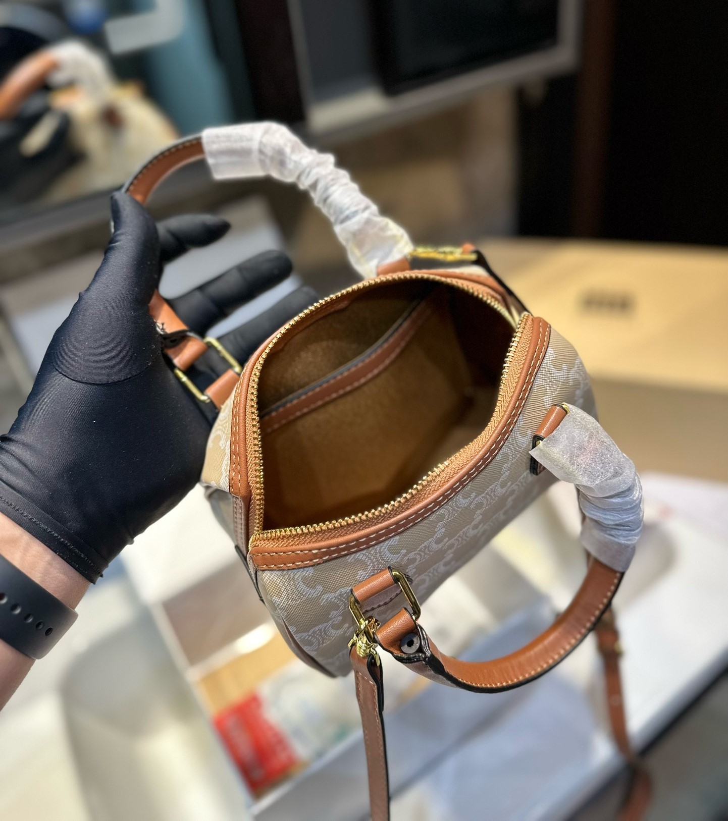 CE SMALL BOSTON CUIR TRIOMPHE IN TRIOMPHE CANVAS AND CALFSKIN GREGE 19CM  113772FLC 02GR