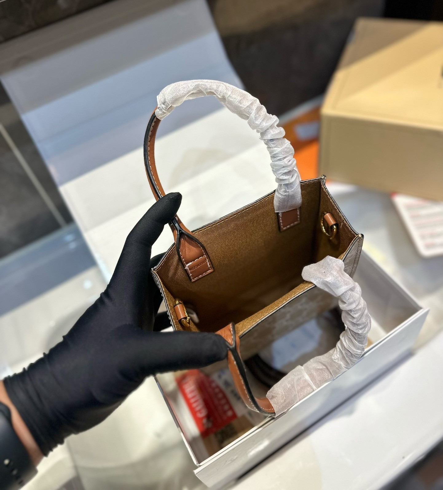 CE MINI VERTICAL CABAS IN TRIOMPHE CANVAS AND CALFSKIN GREGE 19CM 194372FLB 02GR