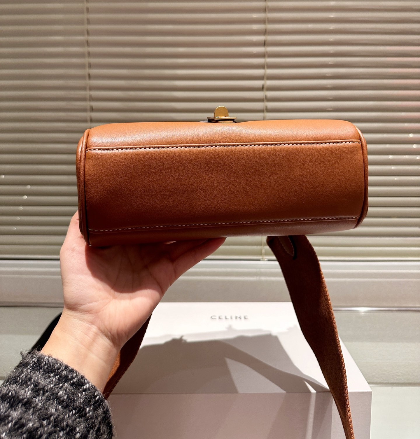 CE TEEN SOFT 16 IN SMOOTH CALFSKIN TAN 24CM 196853CR4 04LU