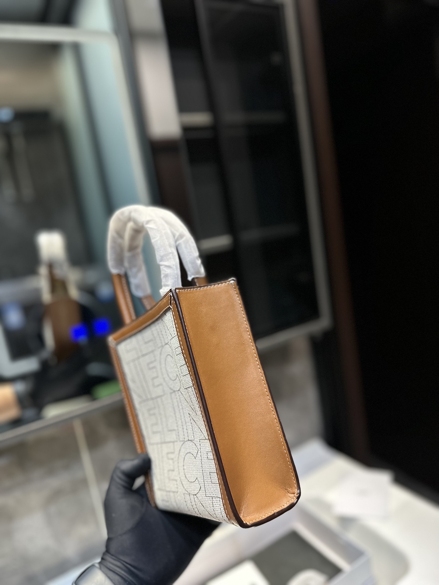 CE MINI VERTICAL CABAS CE IN TEXTILE WITH CE ALL OVER PRINT NATURAL TAN 21CM 193302EUK 02NT