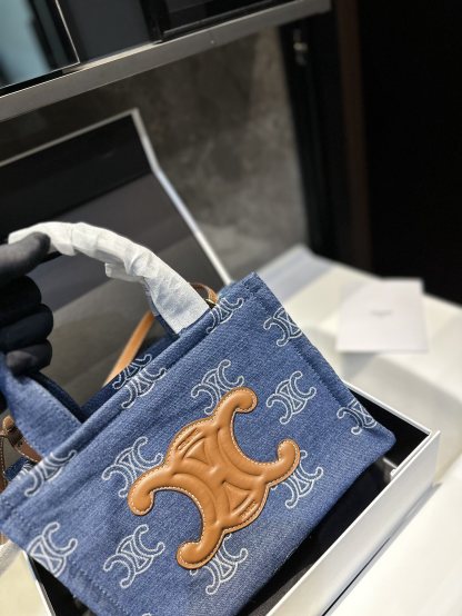 CE TRIOMPHE SMALL CABAS THAIS IN DENIM NAVY 25CM 199162FED 07AT