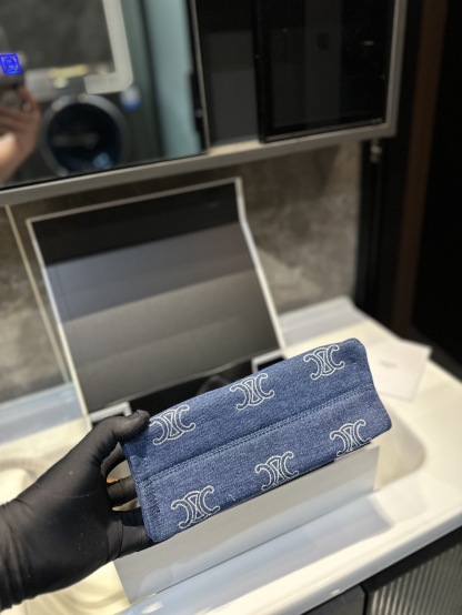 CE TRIOMPHE SMALL CABAS THAIS IN DENIM NAVY 25CM 199162FED 07AT