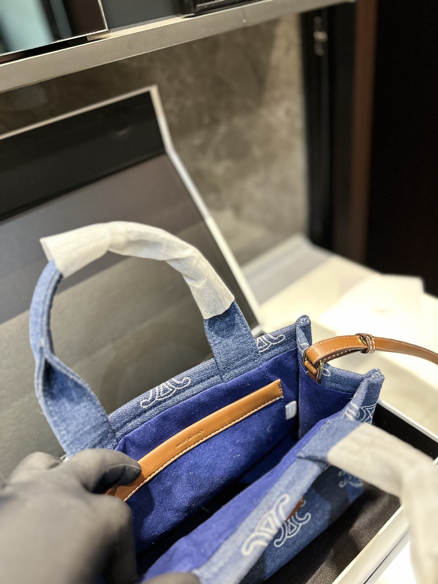 CE TRIOMPHE SMALL CABAS THAIS IN DENIM NAVY 25CM 199162FED 07AT