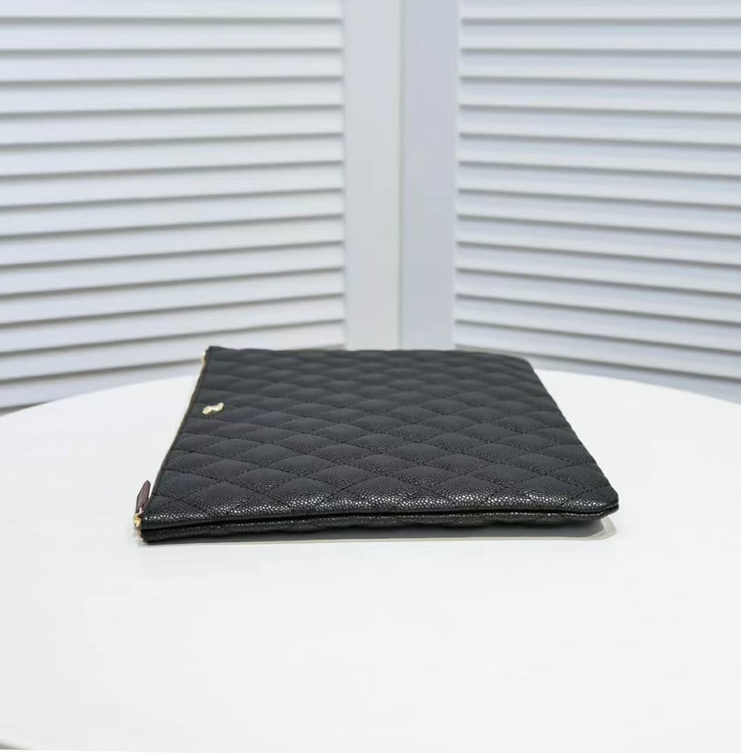 CHL POUCH CLASSIC BLACK LEATHER CLUTCH A82545