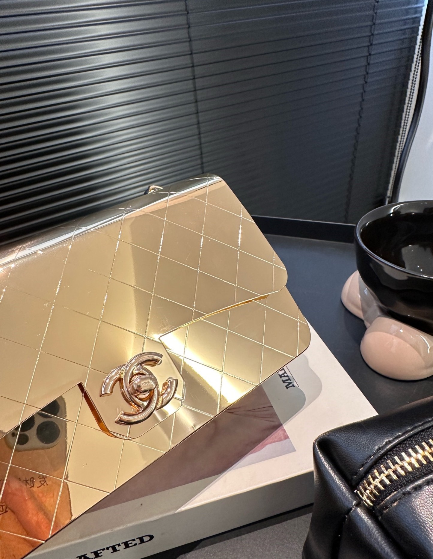 CC FLAP BAG GOLD METAL 18CM