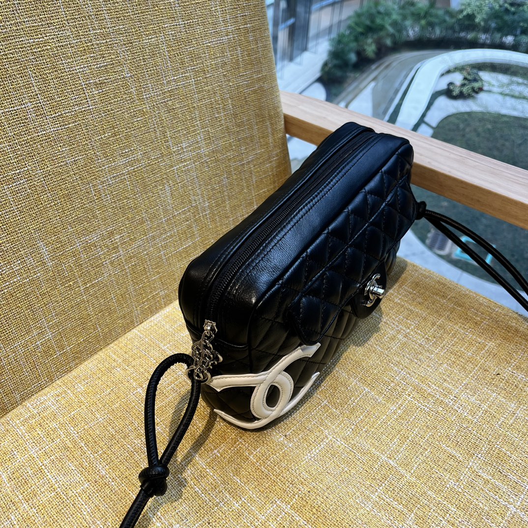 CC CAMBON CAMERA BAG QUILTED LEATHER BLACK 26CM