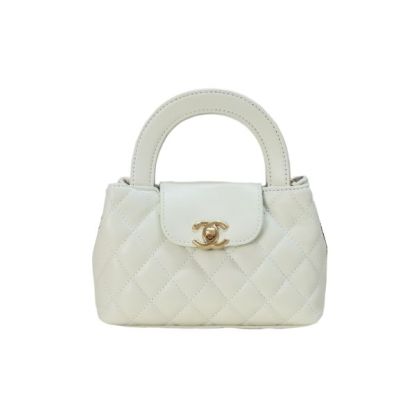 CC CLUTCH WITH CHAIN BAG WHITE 19CM AP3435 B14269 10601