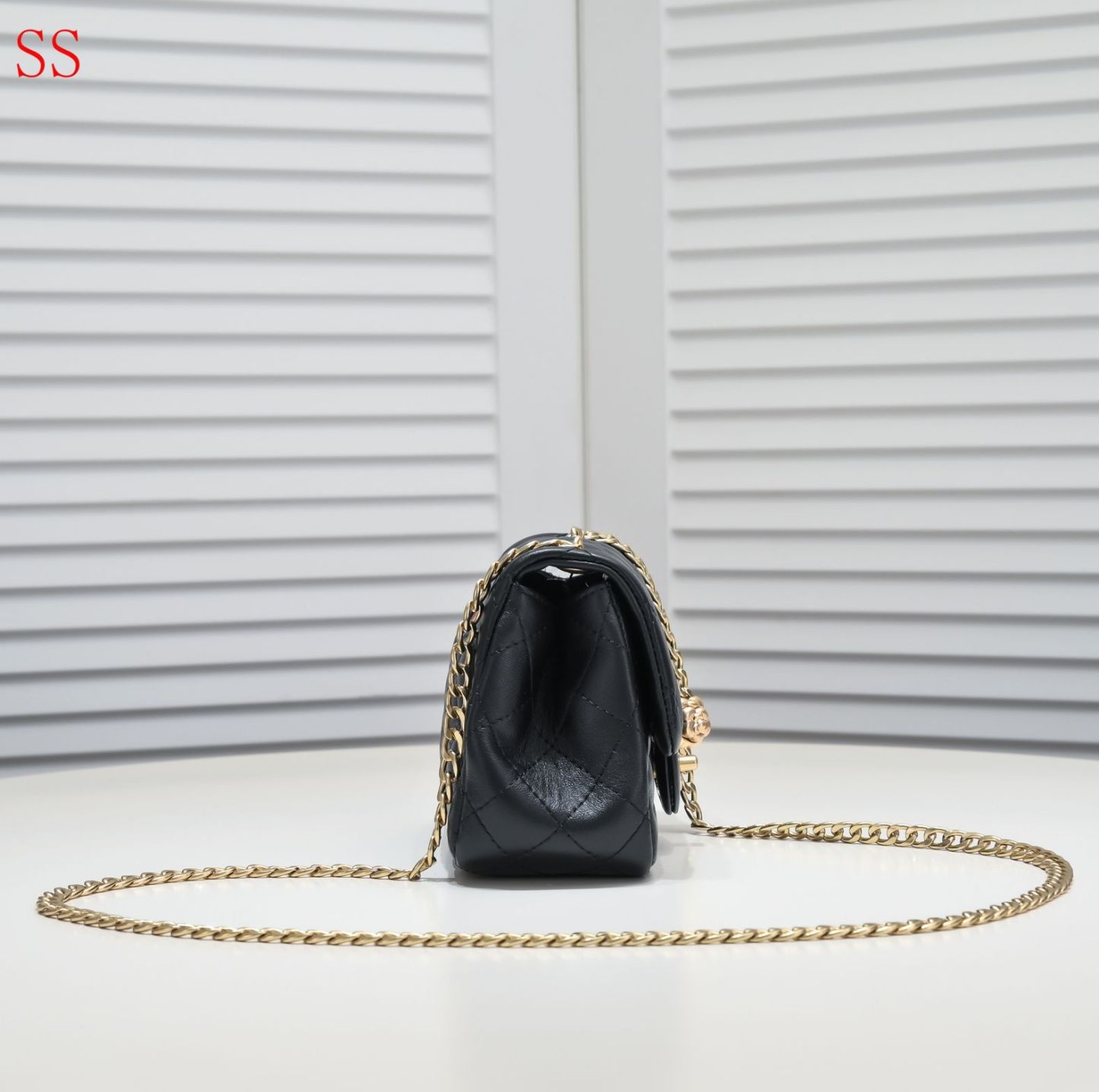 CC MINI FLAP BAG WITH FLOWER CHAIN BLACK 18CM