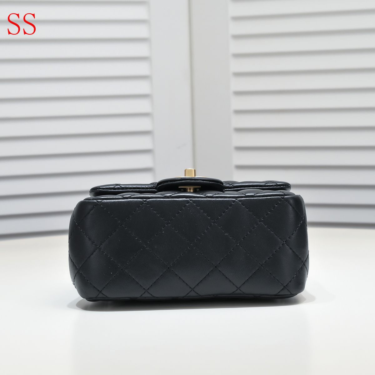 CC MINI FLAP BAG WITH FLOWER CHAIN BLACK 18CM