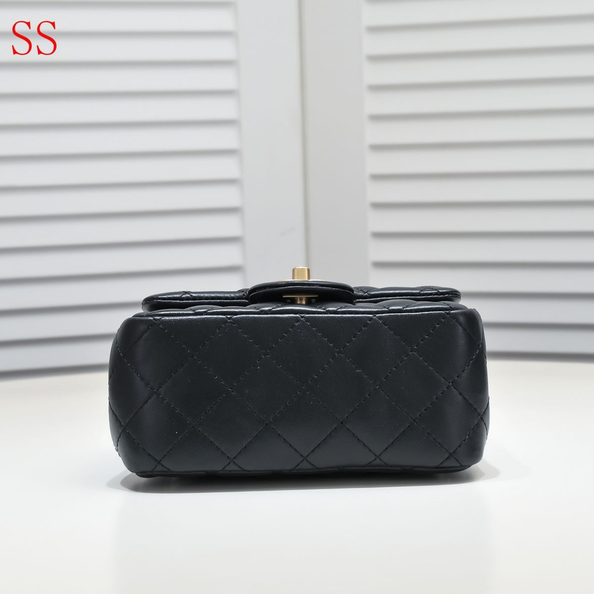 CC MINI FLAP BAG WITH FLOWER CHAIN BLACK 18CM