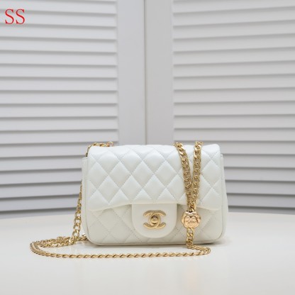 CC MINI FLAP BAG WITH FLOWER CHAIN WHITE 18CM