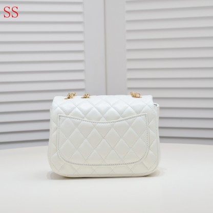 CC MINI FLAP BAG WITH FLOWER CHAIN WHITE 18CM