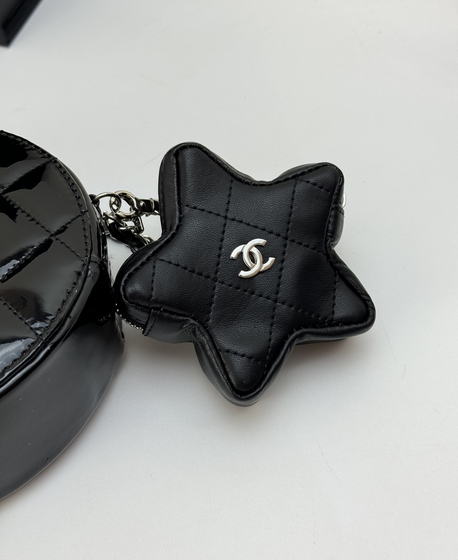 CC ROUND WITH CHARM AND STAR COIN PURSE BLACK 15CM