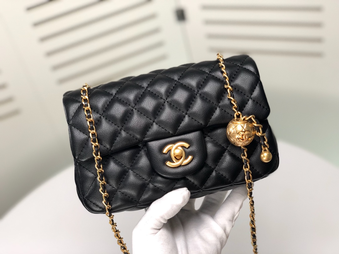 CC QUILTED MINI CC RECTANGULAR PEARL CRUSH FLAP BAG BLACK 20CM