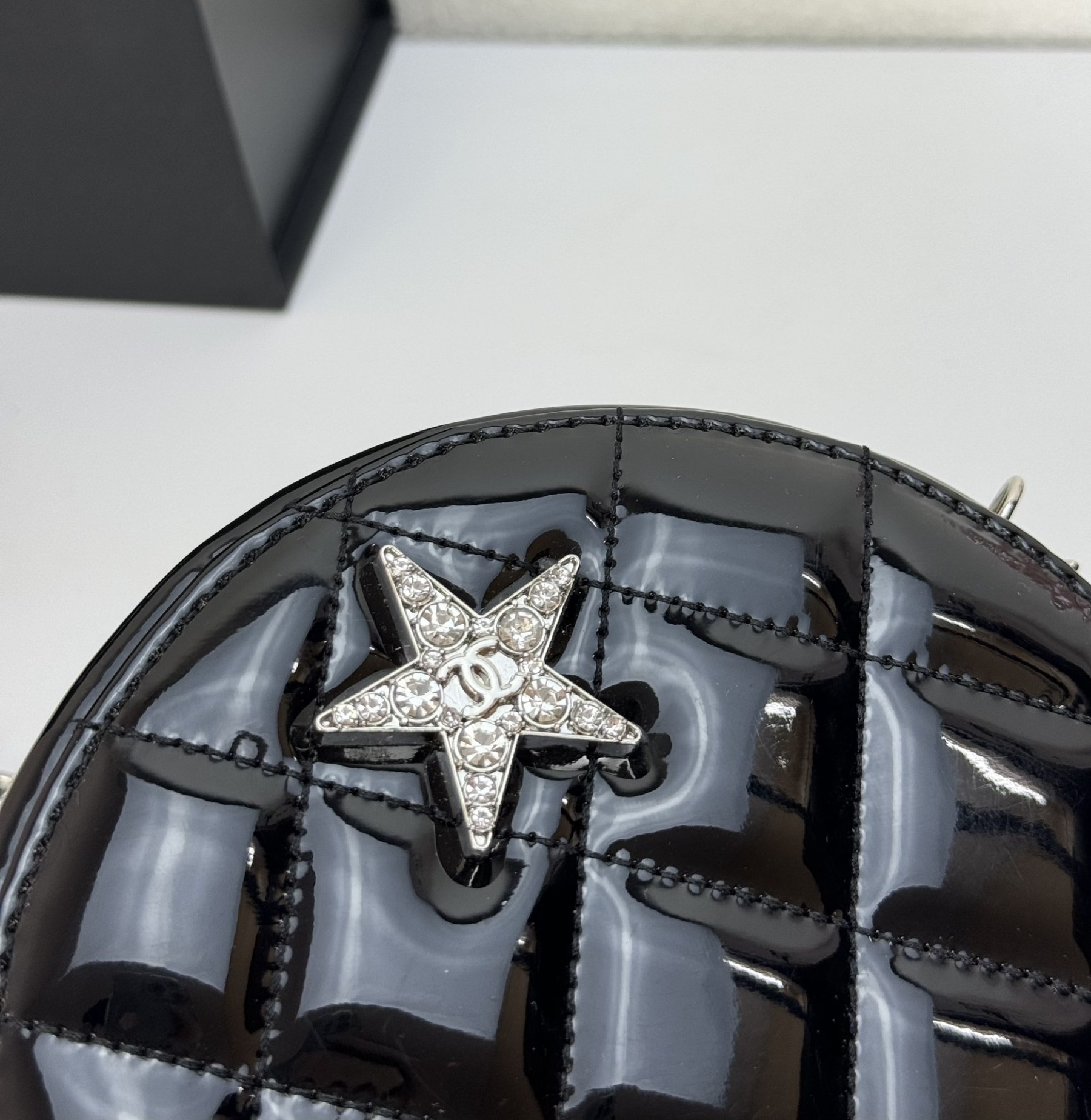 CC ROUND WITH CHARM AND STAR COIN PURSE BLACK 15CM