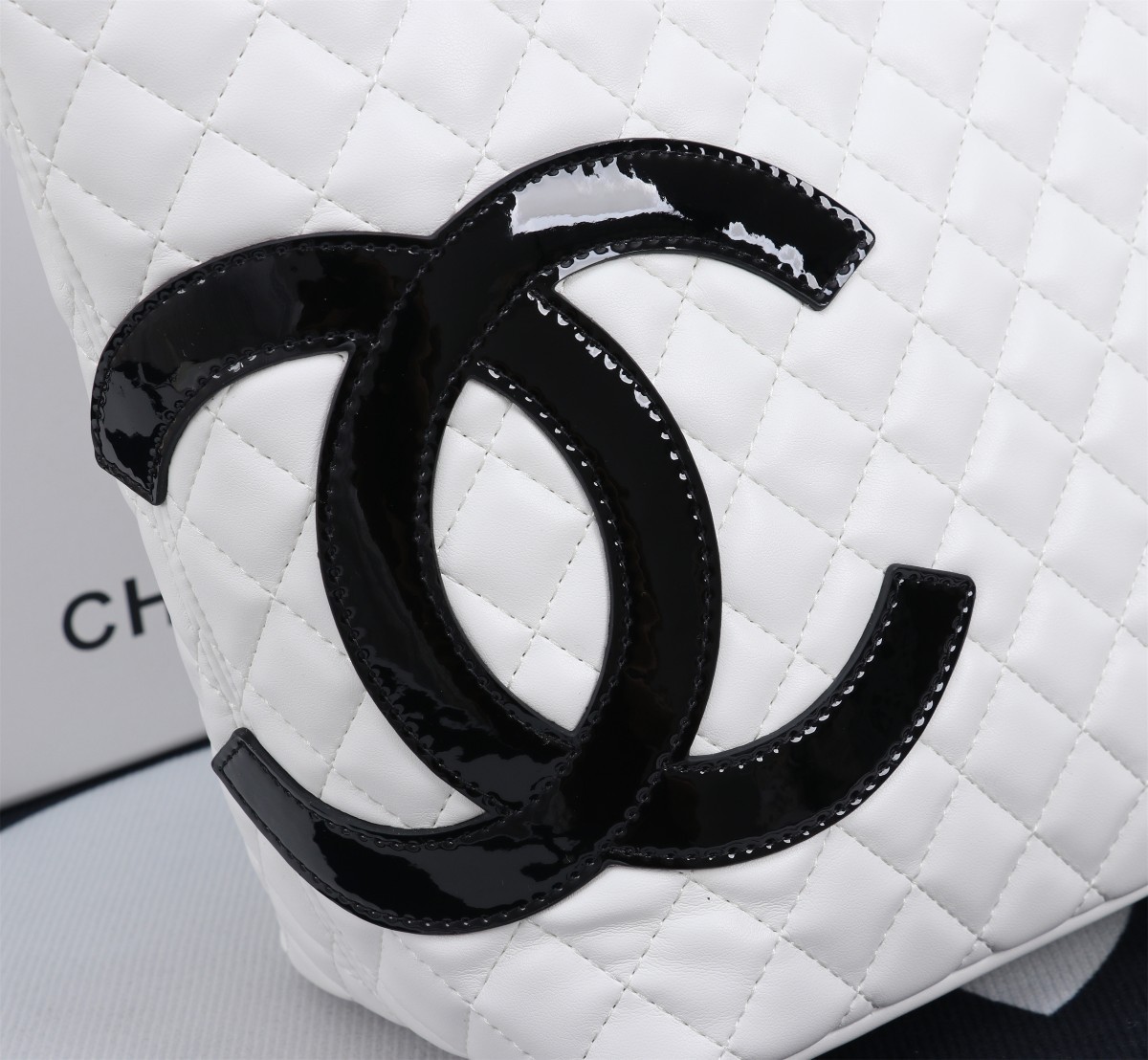 CC CALFSKIN QUILTED LARGE CAMBON TOTE BLACK WHITE 41CM