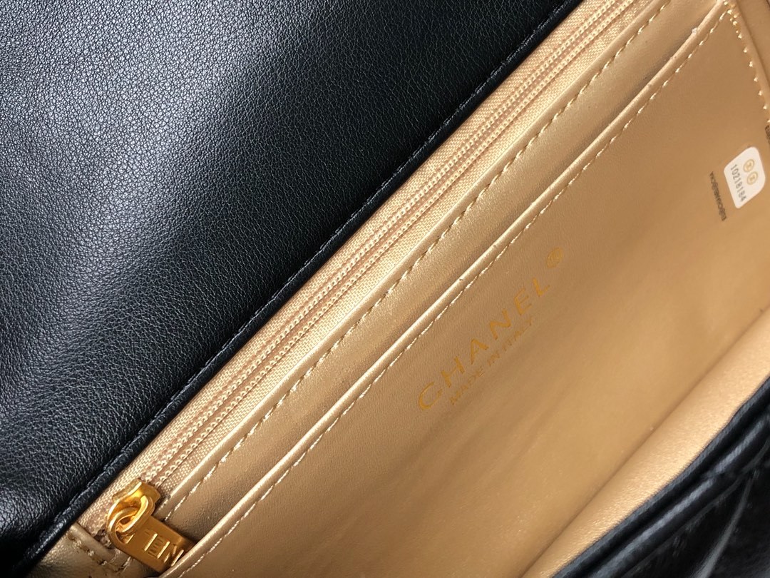 CC QUILTED MINI CC RECTANGULAR PEARL CRUSH FLAP BAG BLACK 20CM