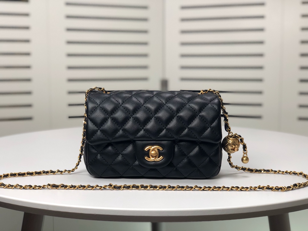 CC QUILTED MINI CC RECTANGULAR PEARL CRUSH FLAP BAG BLACK 20CM