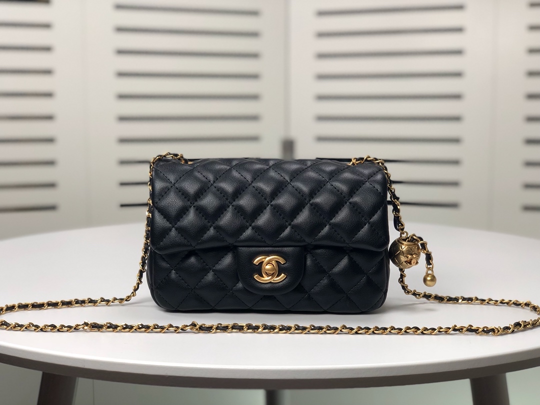 CC QUILTED MINI CC RECTANGULAR PEARL CRUSH FLAP BAG BLACK 20CM