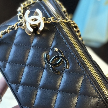 CC CLUTCH WITH CHAIN LAMBSKIN BLACK 16CM AP4046 B17687 94305