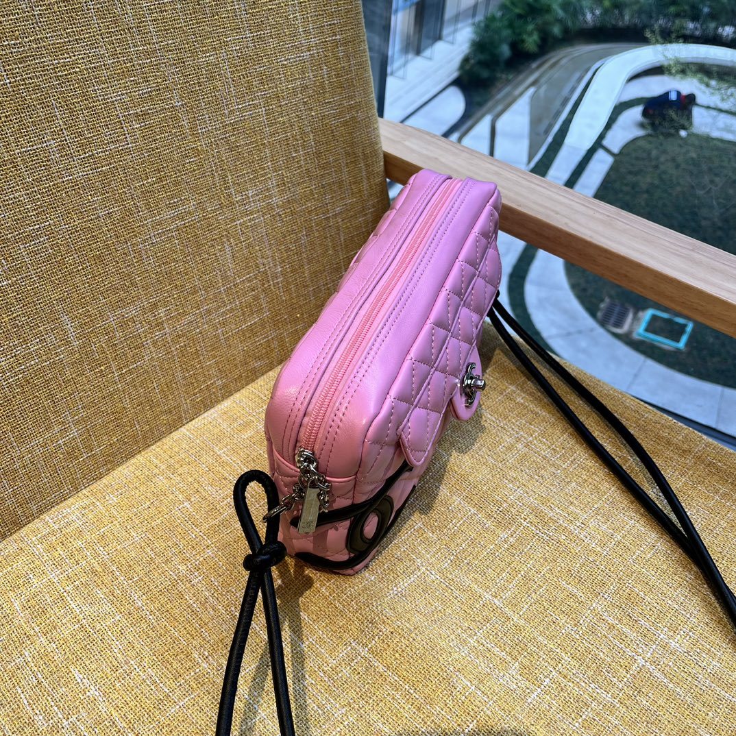 CC CAMBON CAMERA BAG QUILTED LEATHER PINK 26CM