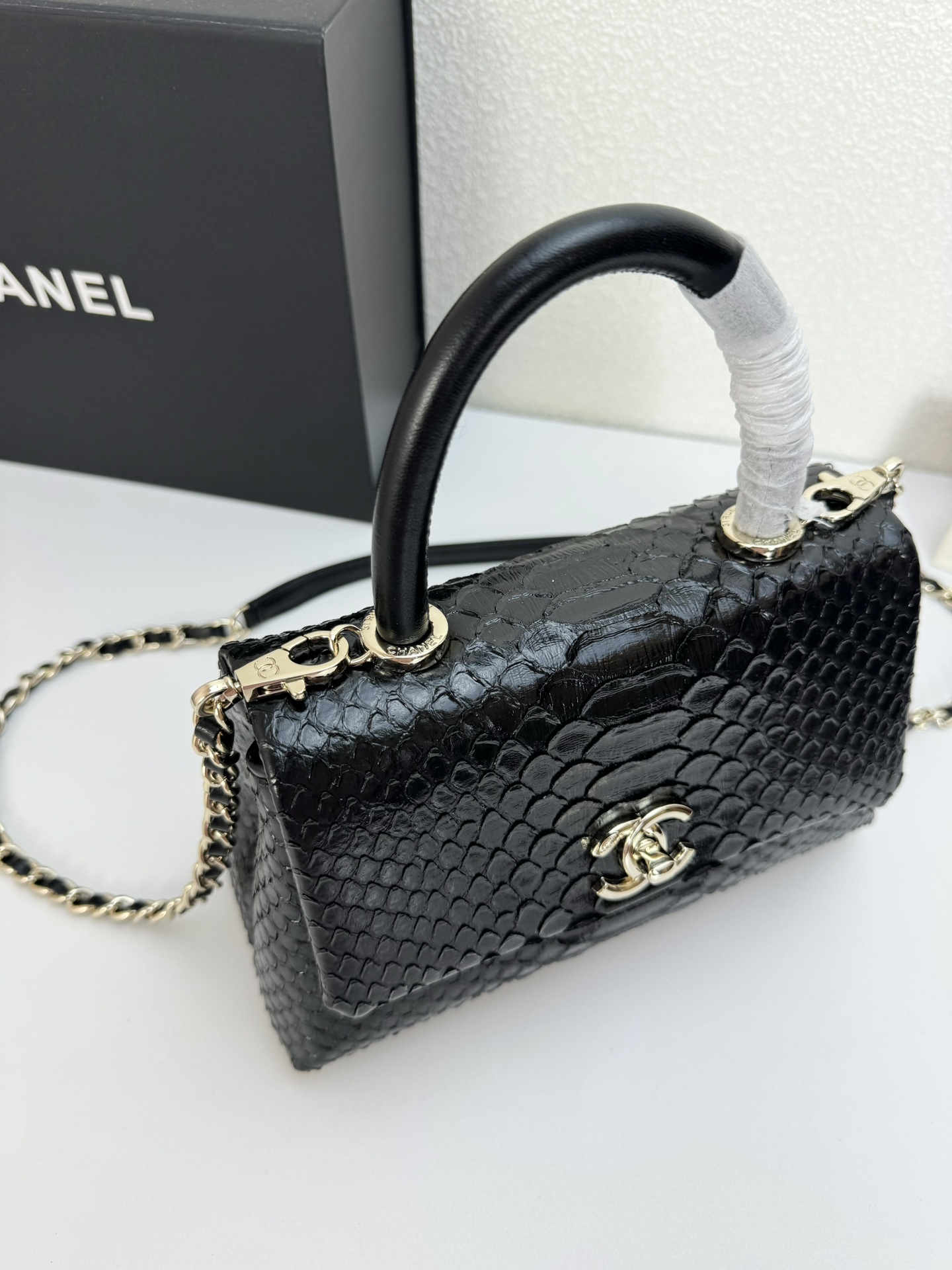 CC TRENDY CC TOP HANDLE BAG PYTHON BLACK 23CM