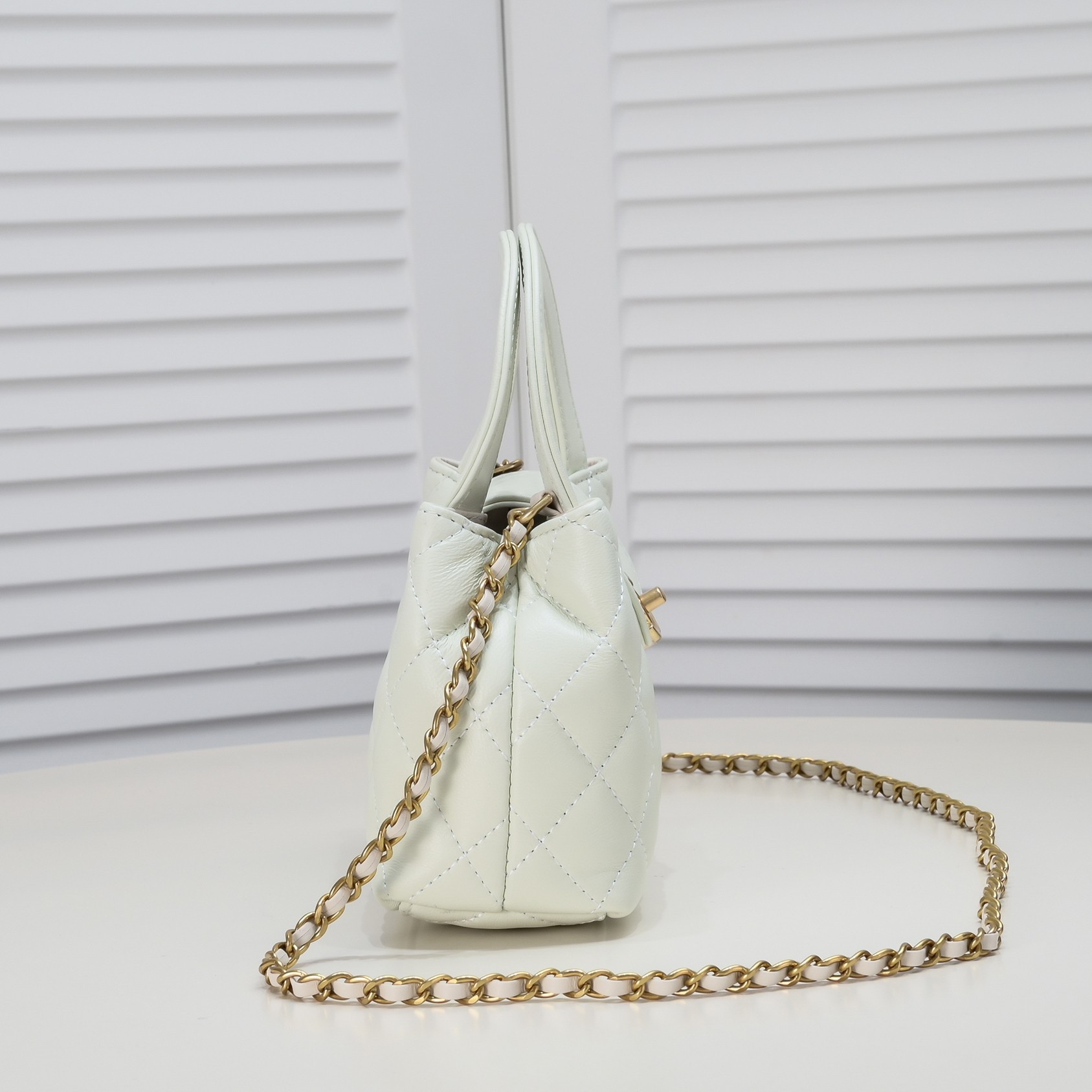 CC CLUTCH WITH CHAIN BAG WHITE 19CM AP3435 B14269 10601