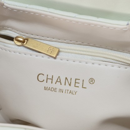 CC CLUTCH WITH CHAIN BAG WHITE 19CM AP3435 B14269 10601