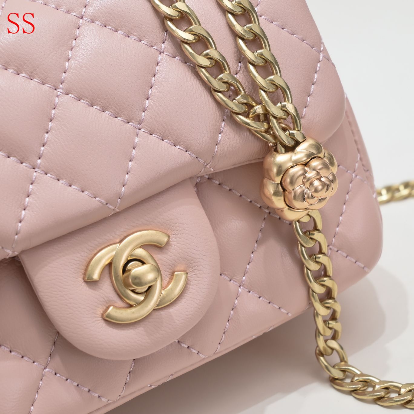 CC MINI FLAP BAG WITH FLOWER CHAIN BEIGE 18CM