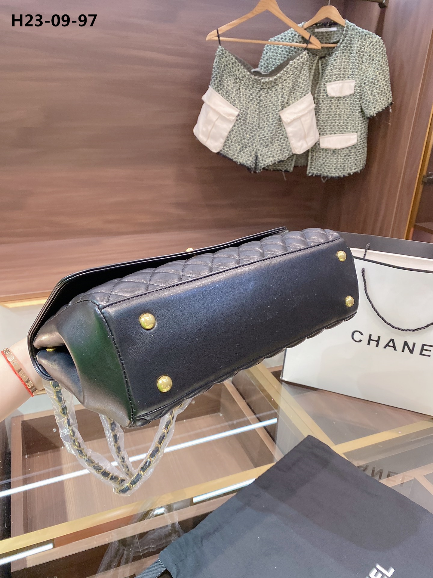 CC TIMELESS CC FLAP MAXI LAMBSKIN BLACK 31CM