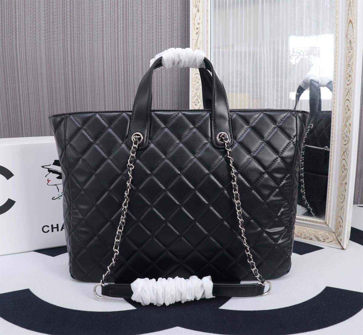 CC ULTRA POCKET TOTE BLACK 37CM