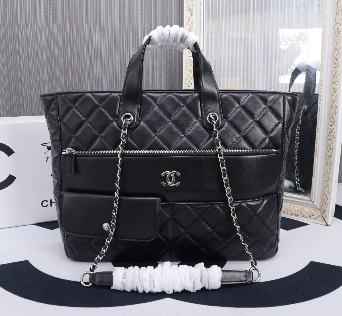 CC ULTRA POCKET TOTE BLACK 37CM